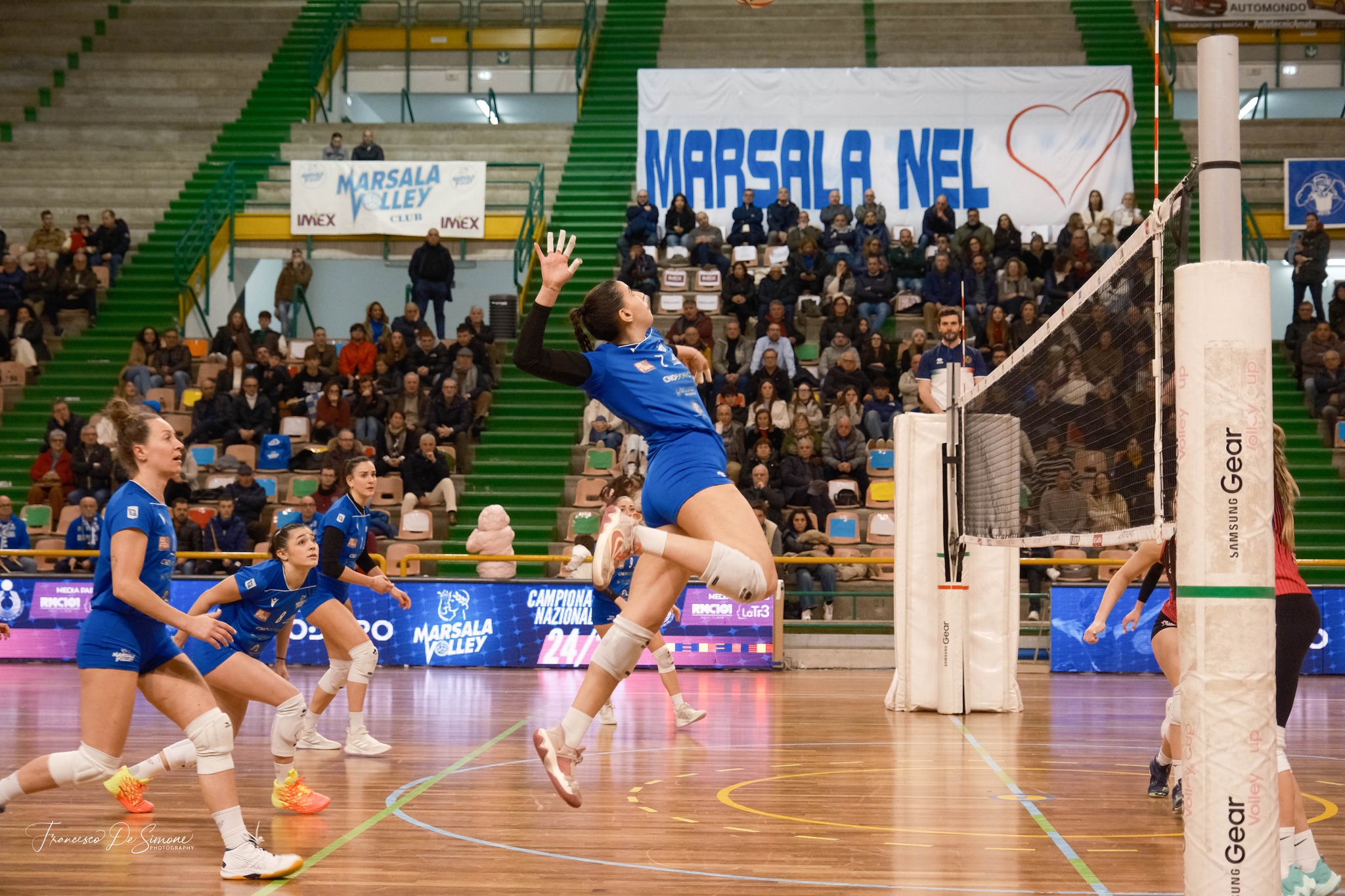 https://www.tp24.it/immagini_articoli/01-03-2025/1740785615-0-volley-b1-questo-pomeriggio-il-marsala-volley-in-terra-laziale-per-affrontare-pomezia.jpg