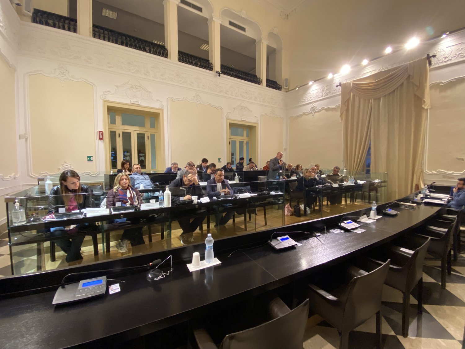 https://www.tp24.it/immagini_articoli/01-05-2026/1777645242-0-crisi-politica-a-trapani-in-consiglio-comunale-si-apre-il-dopo-tranchida.jpg