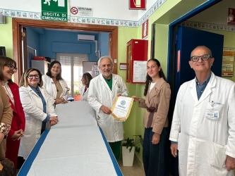 https://www.tp24.it/immagini_articoli/01-05-2026/interact-rotary-trapani-birgi-mozia-dona-lettino-alla-chirurgia-pediatrica-250.jpg