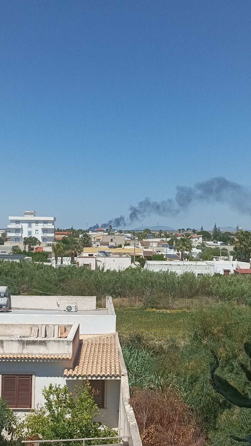 https://www.tp24.it/immagini_articoli/01-06-2026/1780334424-0-roghi-tossici-a-mazara-emergenza-ignorata-che-minaccia-salute-e-ambiente.jpg