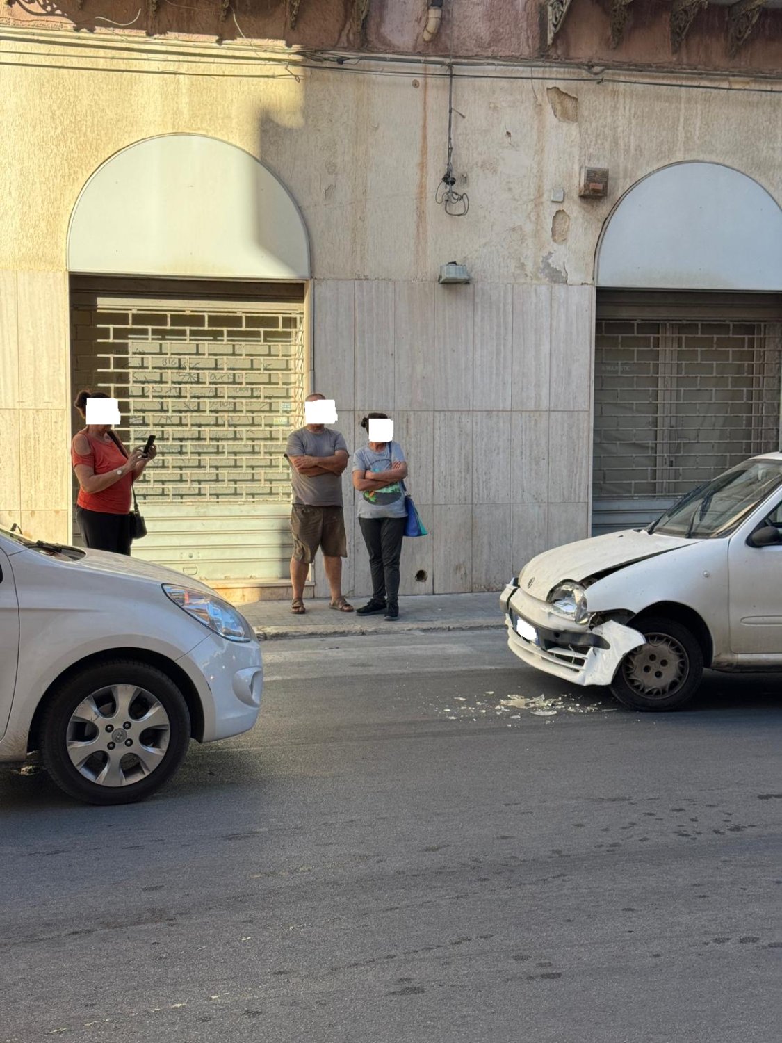 https://www.tp24.it/immagini_articoli/01-09-2026/1788277774-0-marsala-scontro-frontale-tra-due-utilitarie-in-corso-calatafimi.jpg