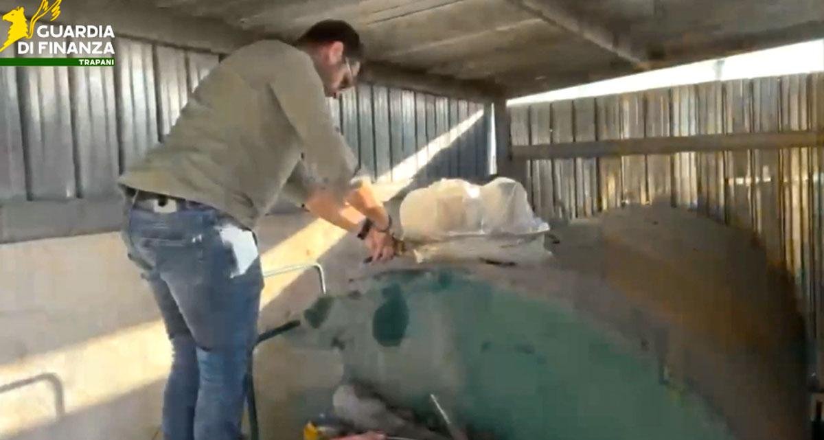 https://www.tp24.it/immagini_articoli/01-10-2026/1790846696-0-trapani-scoperto-un-deposito-abusivo-di-gasolio.jpg