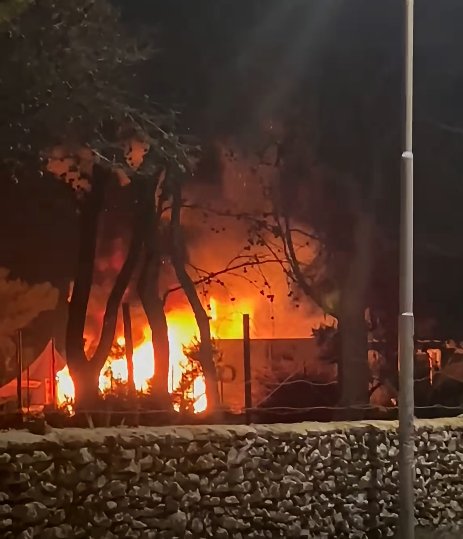 https://www.tp24.it/immagini_articoli/01-10-2026/1790886548-0-distrutto-dalle-fiamme-il-kama-uno-dei-chioschi-dello-stagnone-di-marsala.jpg