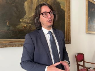 https://www.tp24.it/immagini_articoli/01-10-2026/caro-carburanti-safina-pd-una-vergogna-voltare-le-spalle-alle-isole-minori-250.jpg