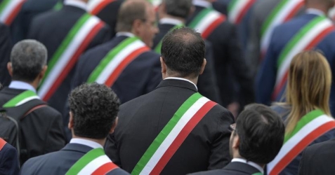 https://www.tp24.it/immagini_articoli/01-10-2026/comuni-azione-sicilia-accolga-rilievi-consulta-su-limite-terzo-mandato-250.jpg