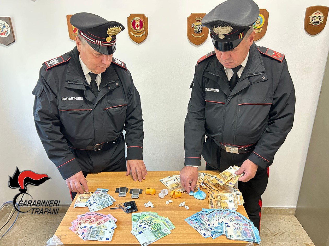 https://www.tp24.it/immagini_articoli/01-12-2025/1764582563-0-trovato-con-42-grammi-di-cocaina-in-casa-arrestato-spacciatore-a-partanna.jpg