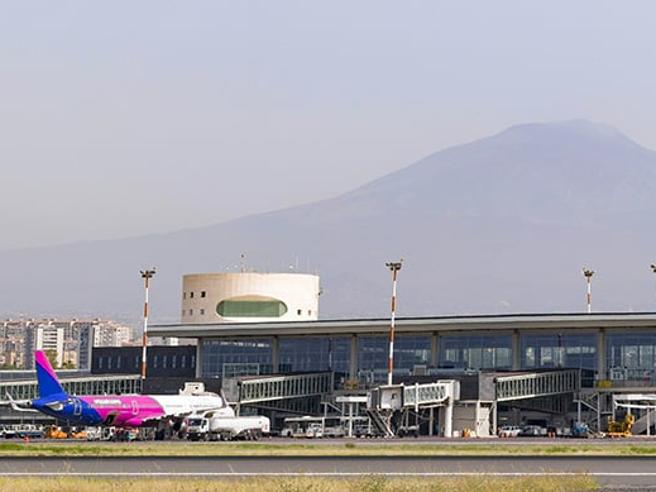 https://www.tp24.it/immagini_articoli/02-02-2025/1738457778-0-aeroporti-siciliani-oltre-23-milioni-di-passeggeri-nel-2024.jpg