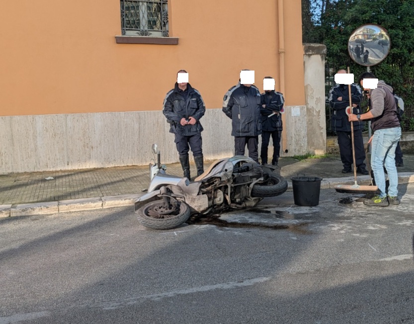 https://www.tp24.it/immagini_articoli/02-02-2026/1770031310-0-marsala-scontro-tra-auto-e-scooter-in-via-trapani-un-uomo-in-ospedale.jpg