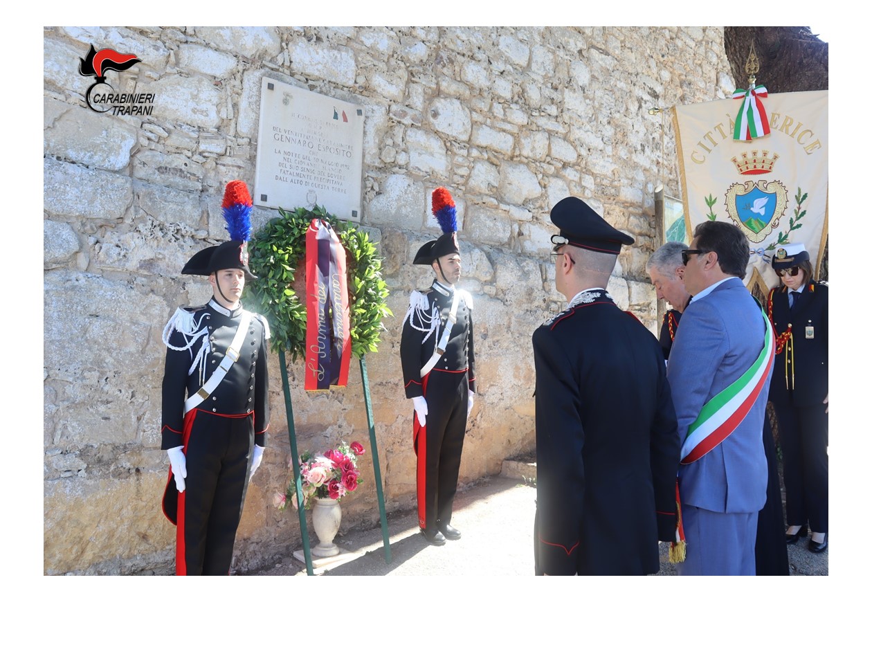 https://www.tp24.it/immagini_articoli/02-06-2025/1748852076-0-ricordato-ad-erice-il-carabiniere-gennaro-eposito-morto-in-servizio-33-anni-fa.jpg