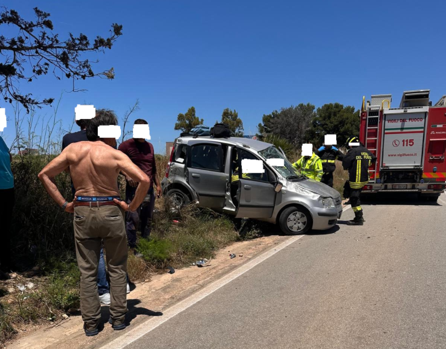 https://www.tp24.it/immagini_articoli/02-06-2025/1748867574-0-brutto-incidente-a-marsala-si-ribaltano-con-l-auto-due-ragazze-in-codice-rosso.png