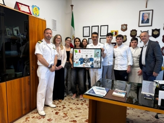 https://www.tp24.it/immagini_articoli/02-06-2026/mazara-studenti-e-guardia-costiera-insieme-per-i-50-anni-della-capitaneria-di-porto-250.jpg
