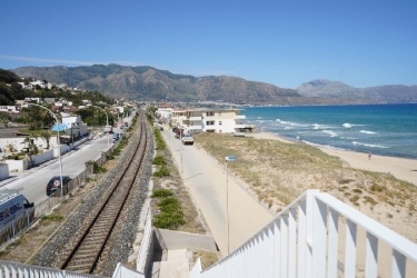 https://www.tp24.it/immagini_articoli/02-07-2026/al-via-il-bus-navetta-gratuito-per-alcamo-marina-250.jpg