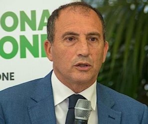 https://www.tp24.it/immagini_articoli/02-07-2026/sicilia-dipasquale-pd-bloccata-norma-che-avrebbe-dato-l-ok-ad-una-nuova-cementificazione-250.jpg