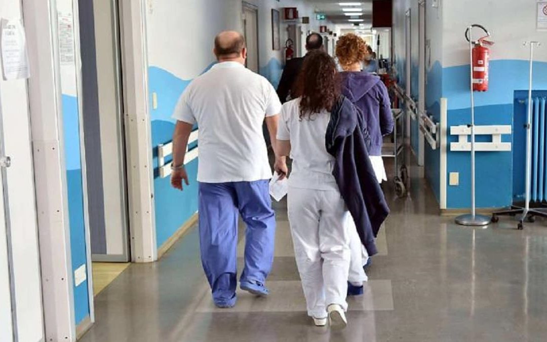 https://www.tp24.it/immagini_articoli/02-08-2025/1754144713-0-sanita-dopo-le-polemiche-stop-alla-nuova-rete-ospedaliera-tutto-rinviato-a-dicembre.jpg