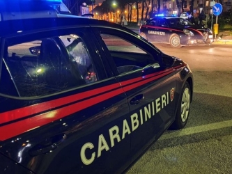 https://www.tp24.it/immagini_articoli/02-08-2026/contestano-il-conto-poi-devastano-il-pub-maxi-rissa-a-palermo-250.jpg