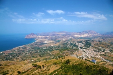 https://www.tp24.it/immagini_articoli/02-08-2026/valderice-la-giunta-taglia-la-tari-250.jpg