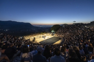 https://www.tp24.it/immagini_articoli/02-09-2026/segesta-teatro-festival-edizione-da-record-24-mila-presenze-e-pubblico-in-crescita-250.jpg