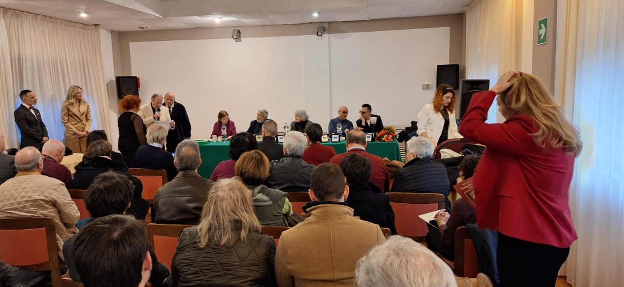https://www.tp24.it/immagini_articoli/03-03-2025/1741037580-0-ad-andrea-giostra-il-premio-alla-cultura-mondello-arte-expo-2025.jpg