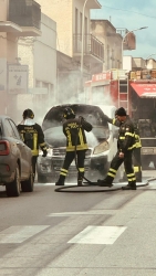 https://www.tp24.it/immagini_articoli/03-04-2026/auto-in-fiamme-a-strasatti-paura-sulla-nazionale-traffico-in-tilt-250.jpg