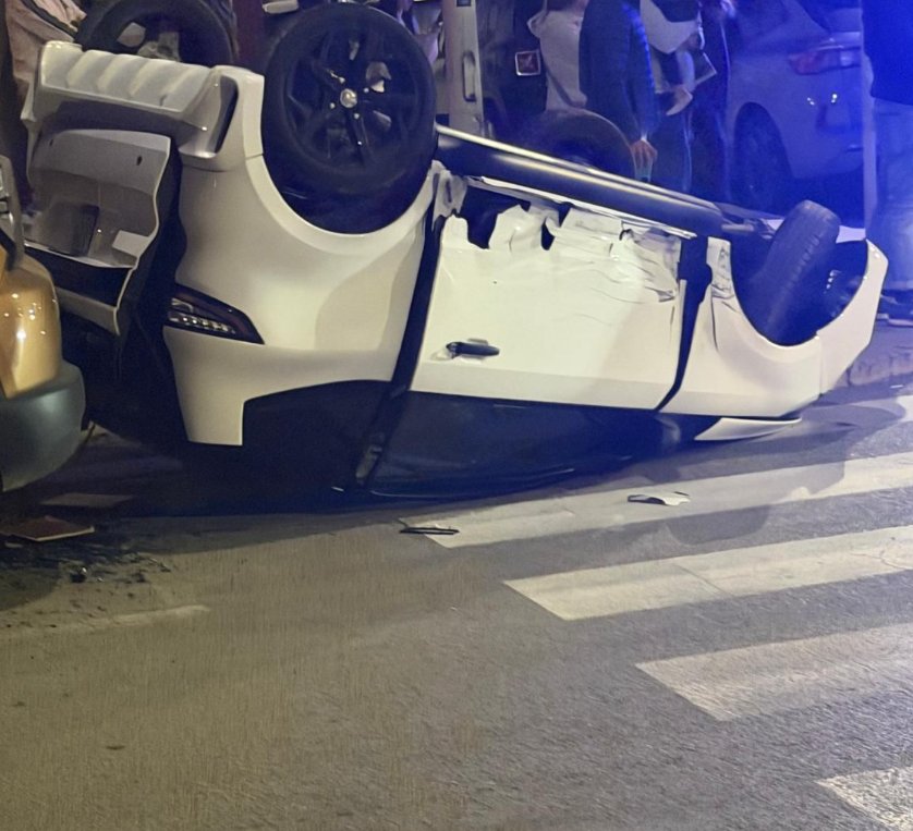 https://www.tp24.it/immagini_articoli/03-05-2026/1777836064-0-marsala-si-ribalta-una-microcar-al-solito-incrocio-dopo-lo-scontro-con-una-utilitaria-ferita-una-ragazzina.jpg