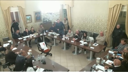 https://www.tp24.it/immagini_articoli/03-05-2026/erice-l-opposizione-consiliare-si-compatta-e-guarda-al-2027-250.jpg
