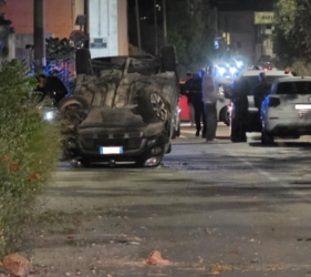 https://www.tp24.it/immagini_articoli/03-05-2026/marsala-scontro-tra-due-auto-in-via-trapani-una-si-ribalta-250.jpg
