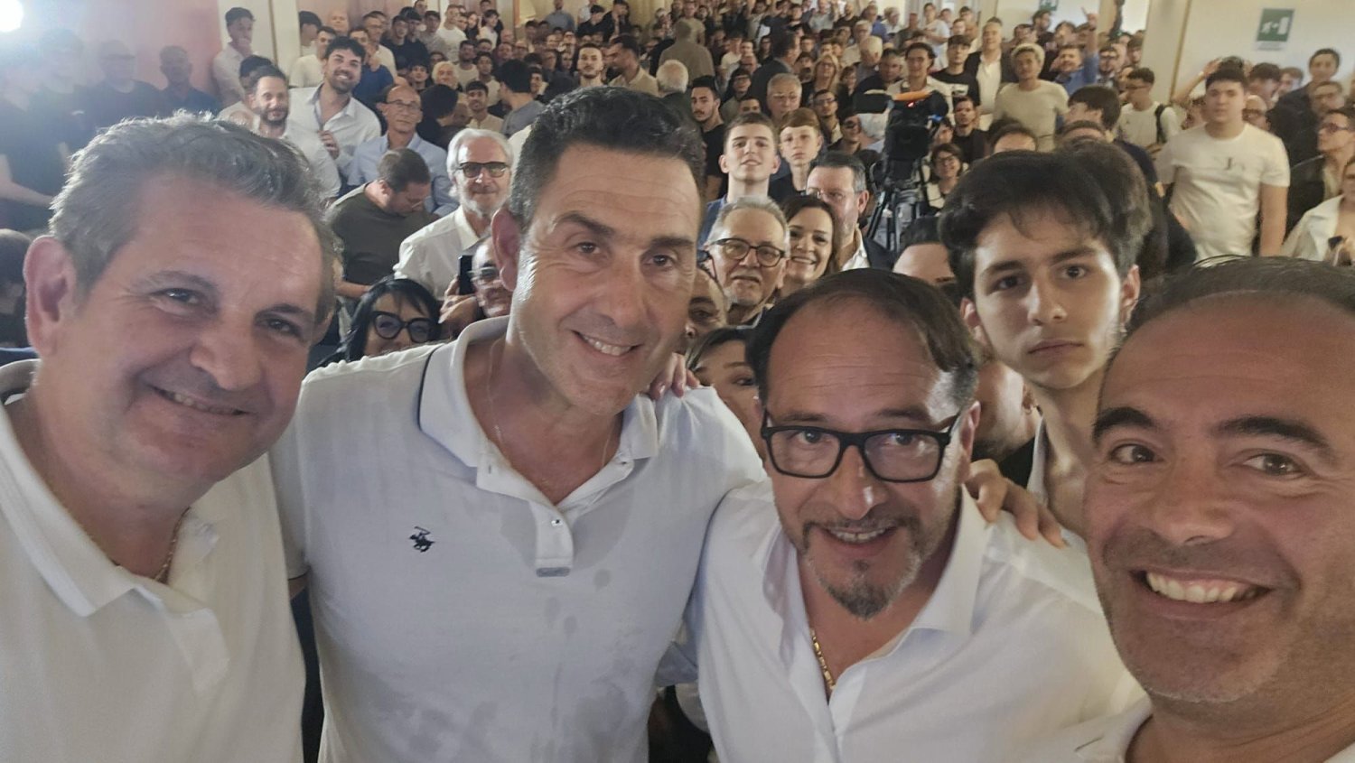 https://www.tp24.it/immagini_articoli/03-06-2026/1780518171-0-effetto-vannacci-in-sicilia-il-generale-scuote-il-centrodestra.jpg