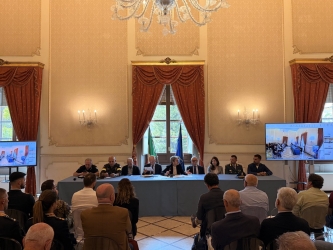 https://www.tp24.it/immagini_articoli/03-06-2026/trapani-in-prefettura-nuovo-vertice-sulla-prevenzione-degli-incendi-boschivi-250.jpg
