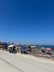 https://www.tp24.it/immagini_articoli/03-07-2026/marsala-san-teodoro-senza-bagnino-pulizia-e-passerella-la-protesta-di-un-gruppo-di-mamme-250.jpg