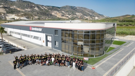 https://www.tp24.it/immagini_articoli/03-07-2026/sostenibilita-e-filiera-etica-lombardo-bikes-entra-nel-network-amfori-250.jpg