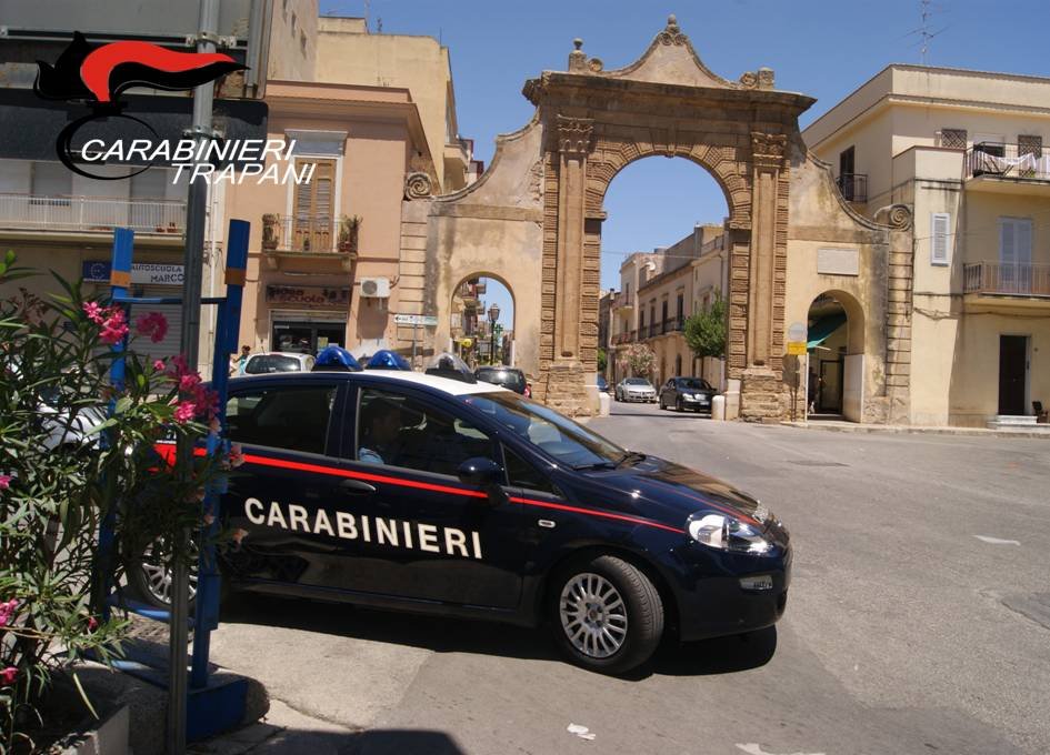 https://www.tp24.it/immagini_articoli/03-09-2026/1788430204-0-castelvetrano-mi-devi-dei-soldi-lo-minaccia-e-gli-occupa-la-casa.jpg