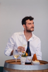 https://www.tp24.it/immagini_articoli/03-09-2026/assovini-sicilia-antonino-oddo-e-il-nuovo-presidente-di-generazione-next-250.jpg