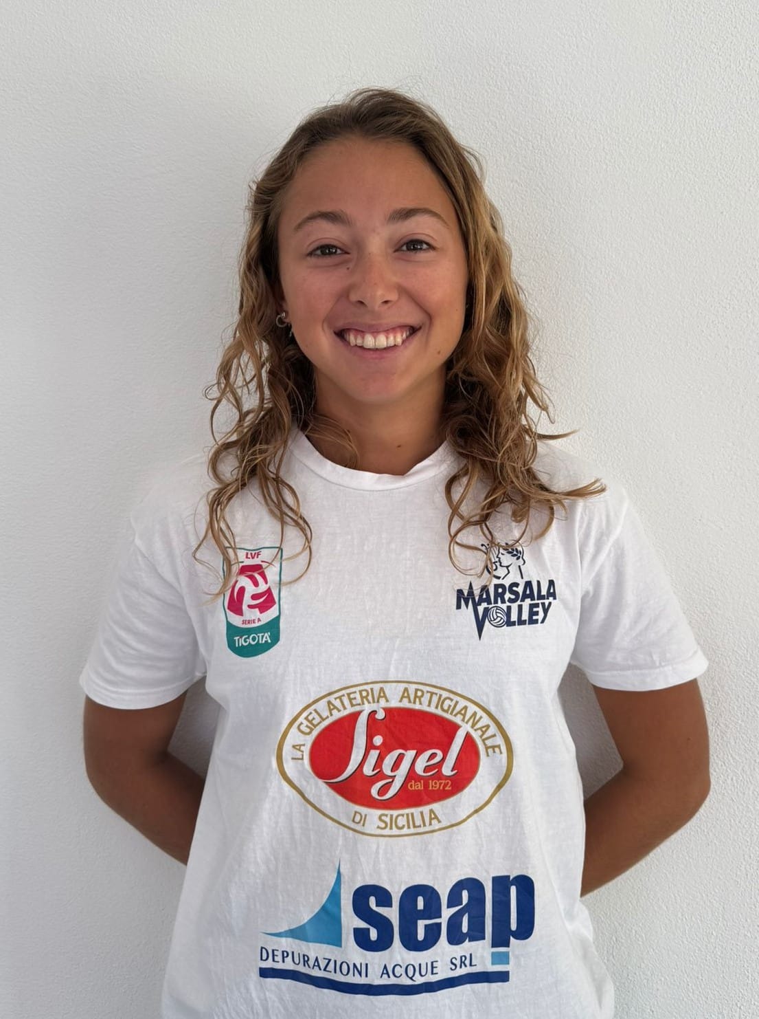 https://www.tp24.it/immagini_articoli/03-10-2025/1759504183-0-nuovo-ingresso-alla-sigel-seap-marsala-volley-arriva-il-libero-luna-cicola.jpg