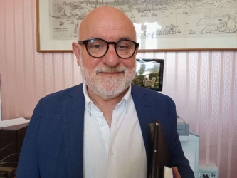 https://www.tp24.it/immagini_articoli/03-10-2026/giovanni-panepinto-il-segretario-e-l-uomo-raccontato-dai-dipendenti-del-comune-250.jpg