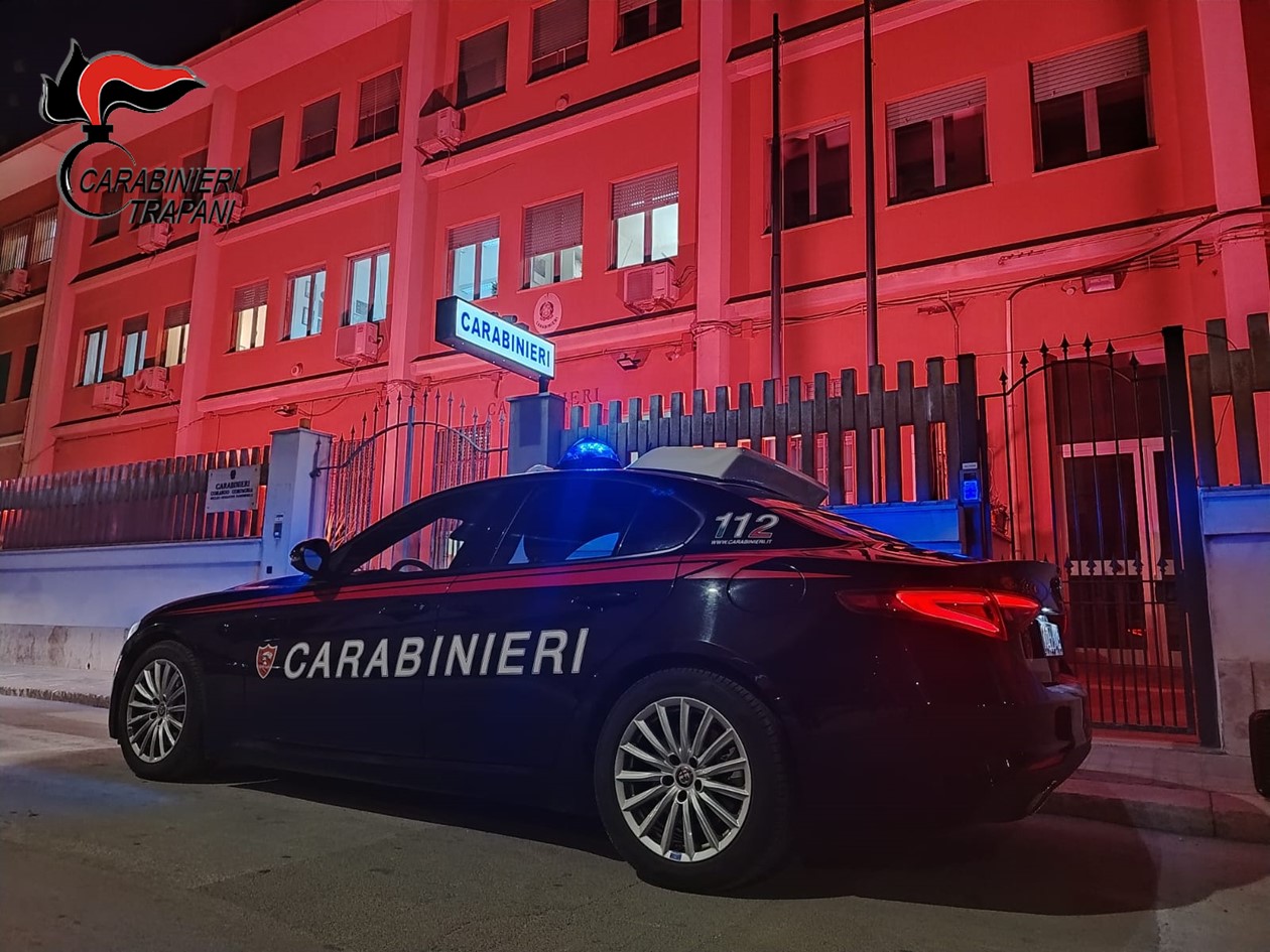 https://www.tp24.it/immagini_articoli/03-11-2025/1762171903-0-trapani-18enne-arrestato-per-spaccio-nel-quartiere-fontanelle-sud.jpg