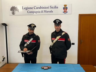 https://www.tp24.it/immagini_articoli/03-12-2025/sorpresi-in-centro-con-300-grammi-di-hashish-arrestati-due-giovani-marsalesi-250.jpg