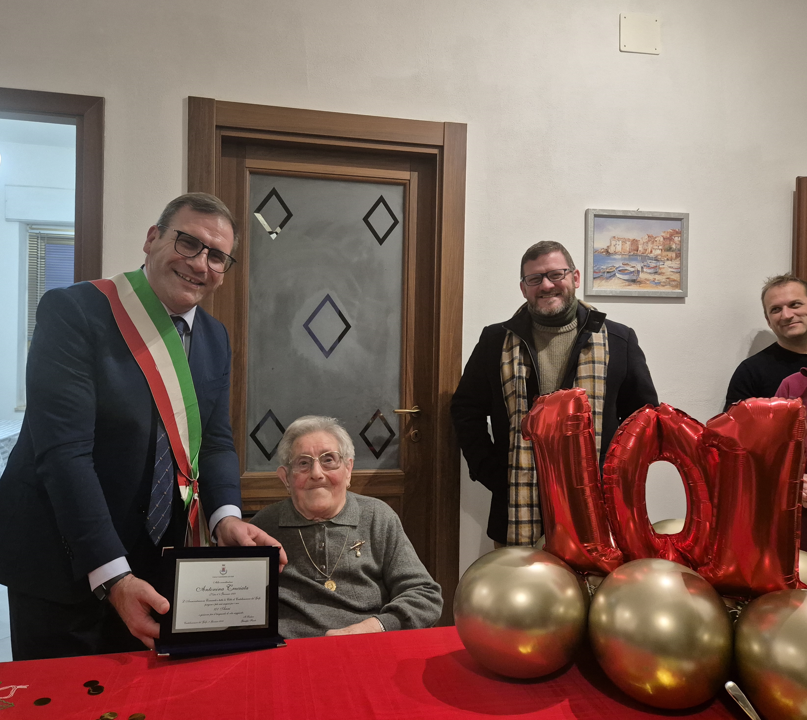 https://www.tp24.it/immagini_articoli/04-01-2025/1735975754-0-101-anni-per-antonina-cruciata-la-nonnina-di-castellammare-del-golfo.jpg