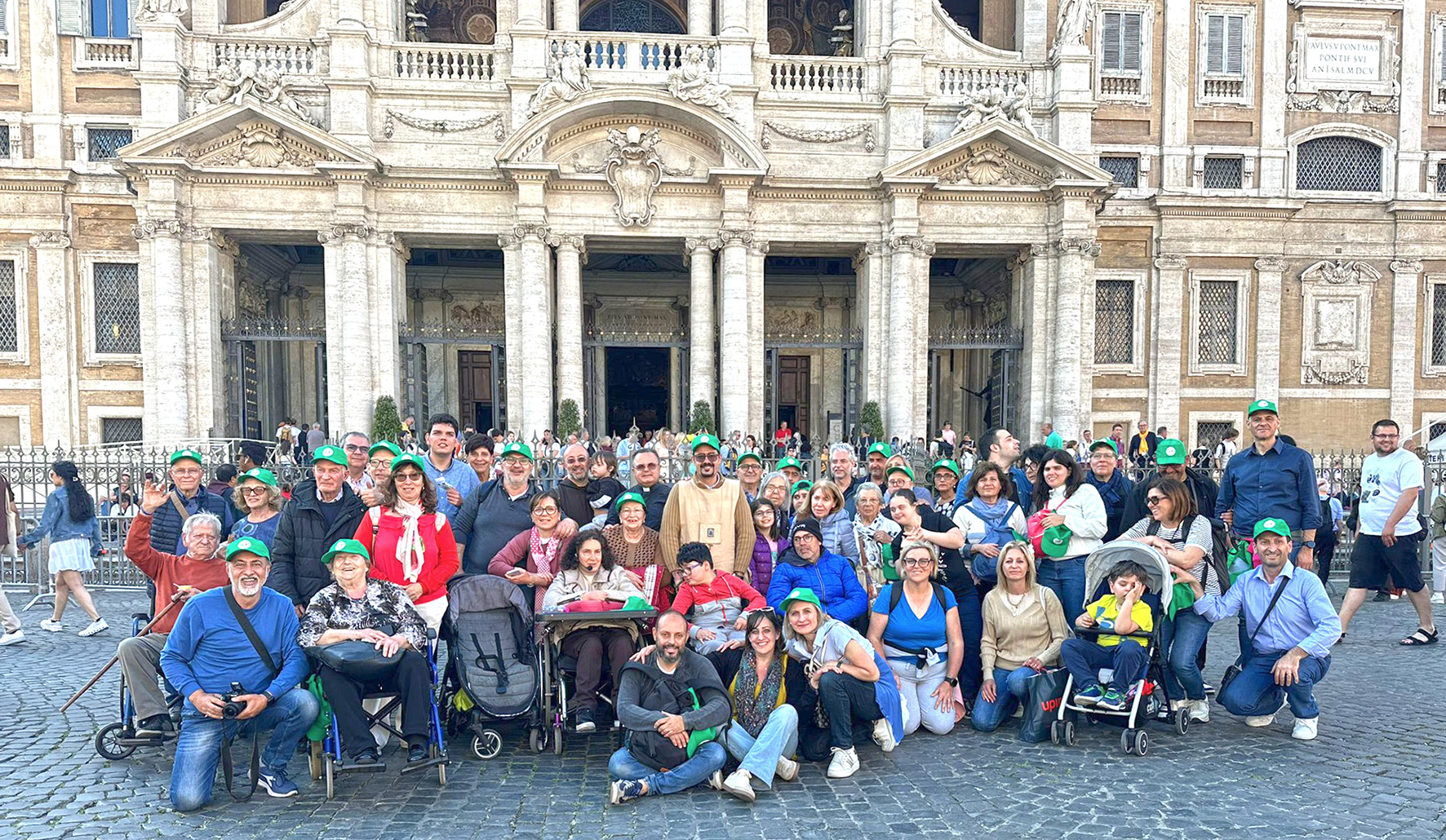 https://www.tp24.it/immagini_articoli/04-05-2025/1746341137-0-giubileo-un-gruppo-di-diversamente-abili-dalla-diocesi-di-mazara-a-roma.jpg