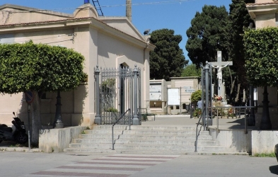 https://www.tp24.it/immagini_articoli/04-05-2026/disabile-cade-nei-bagni-del-cimitero-e-muore-tragedia-a-trapani-250.jpg