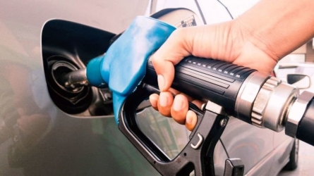 https://www.tp24.it/immagini_articoli/04-05-2026/prezzi-dei-carburanti-sempre-alti-in-sicilia-gasolio-oltre-i-2-euro-al-litro-250.jpg