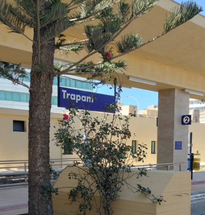https://www.tp24.it/immagini_articoli/04-06-2025/1749032838-0-riprende-la-circolazione-ferroviaria-tra-marsala-e-trapani-rfi-investe-oltre-400-milioni.png