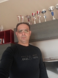 https://www.tp24.it/immagini_articoli/04-06-2026/tragedia-sul-lavoro-a-trapani-meccanico-muore-schiacciato-da-un-camion-250.jpg