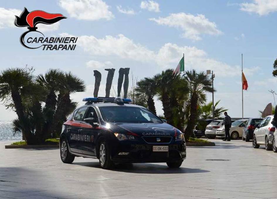https://www.tp24.it/immagini_articoli/04-07-2025/1751613282-0-mazara-i-carabinieri-sventano-un-furto-in-ristorante-e-arrestano-il-ladro.jpg