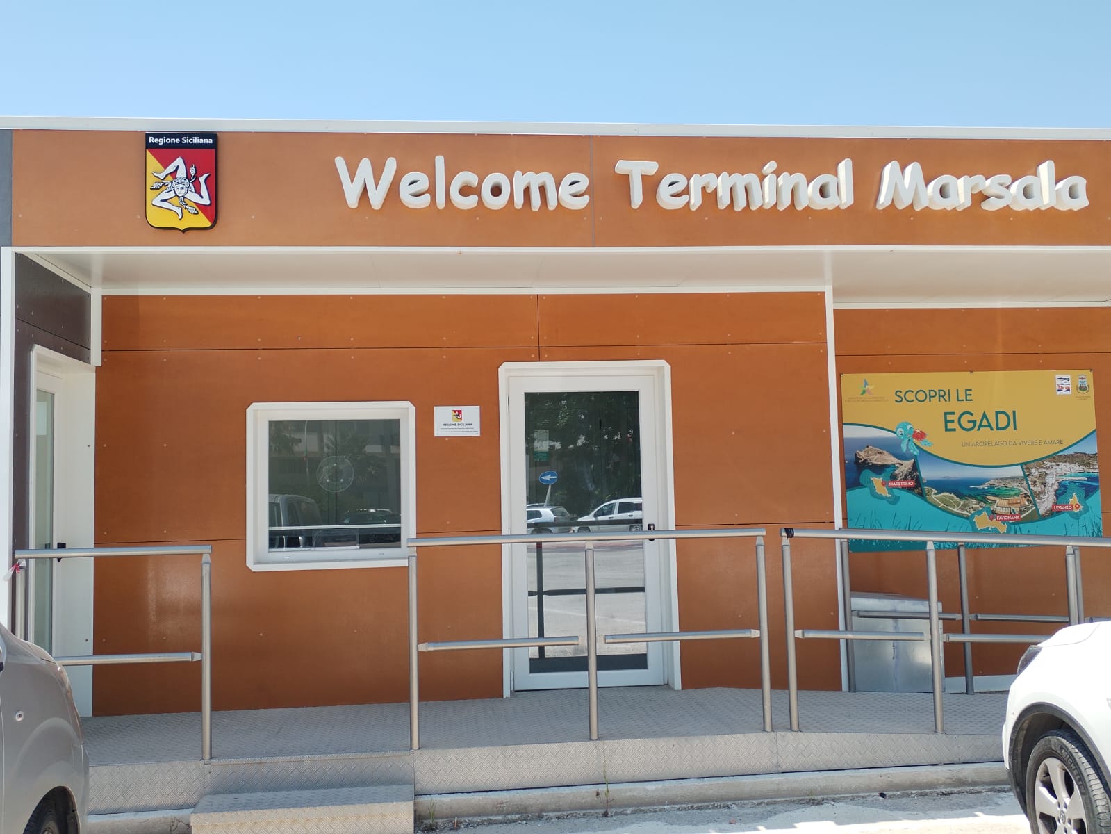 https://www.tp24.it/immagini_articoli/04-07-2025/1751626384-0-la-storia-triste-del-welcome-terminal-al-porto-di-marsala-chiuso-da-tre-anni.jpg