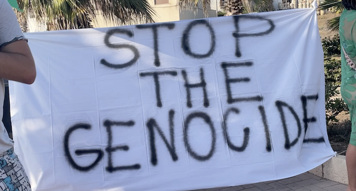https://www.tp24.it/immagini_articoli/04-08-2025/1754300262-0-a-pantelleria-la-manifestazione-per-dire-no-al-genocidio-a-gaza.png