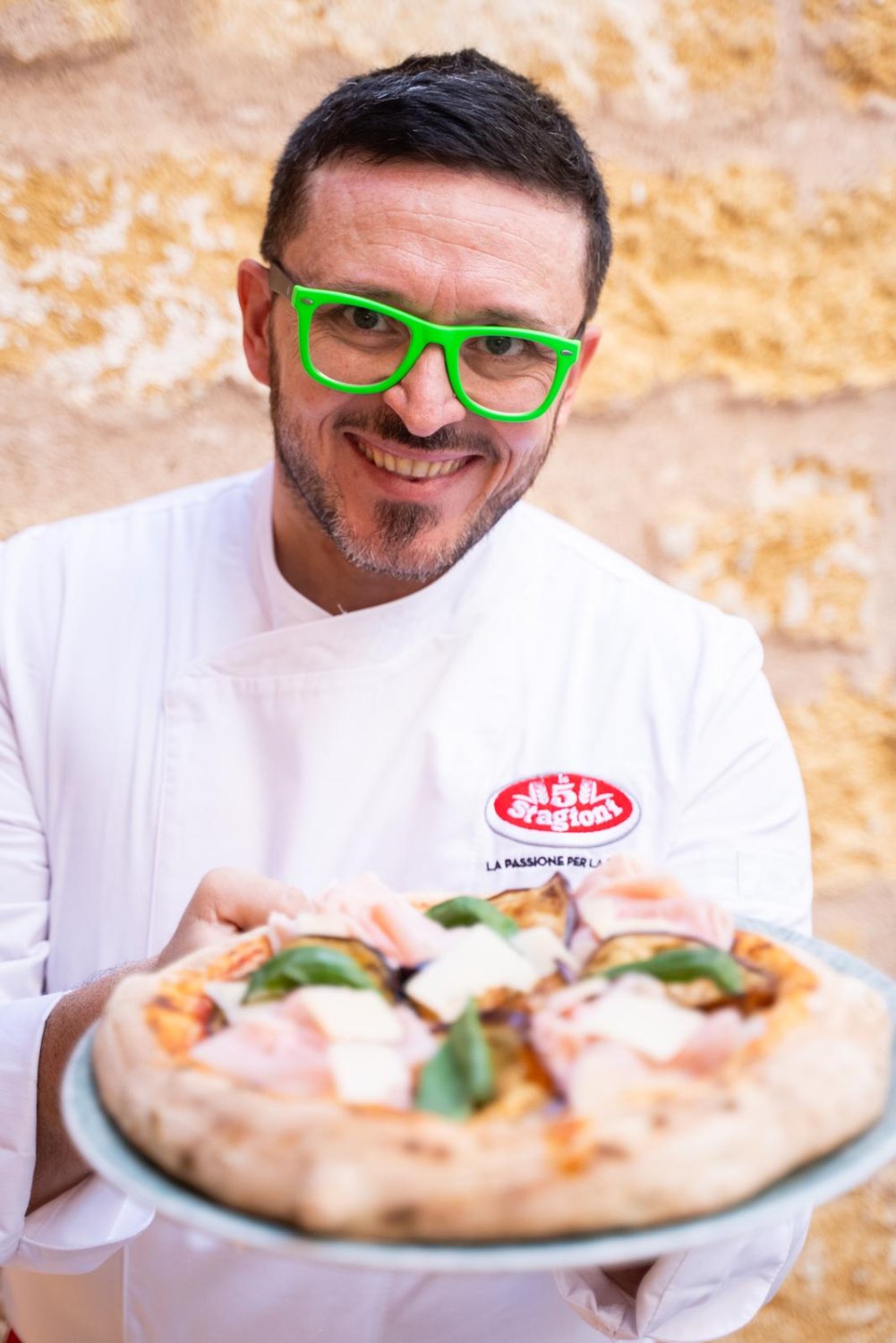 https://www.tp24.it/immagini_articoli/04-08-2026/1785827586-0-nella-kasbah-di-mazara-apre-la-pizzeria-contemporanea-di-luciano-dado.jpg