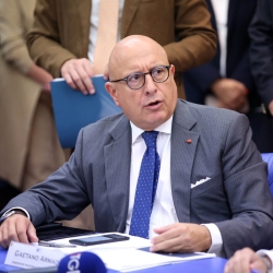 https://www.tp24.it/immagini_articoli/04-10-2026/corruzione-inchiesta-armao-verifiche-sui-contatti-negli-uffici-regionali-250.jpg
