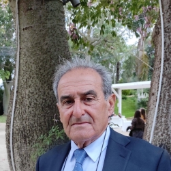 https://www.tp24.it/immagini_articoli/04-10-2026/marsala-piange-ignazio-ardagna-il-filosofo-di-strasatti-250.jpg