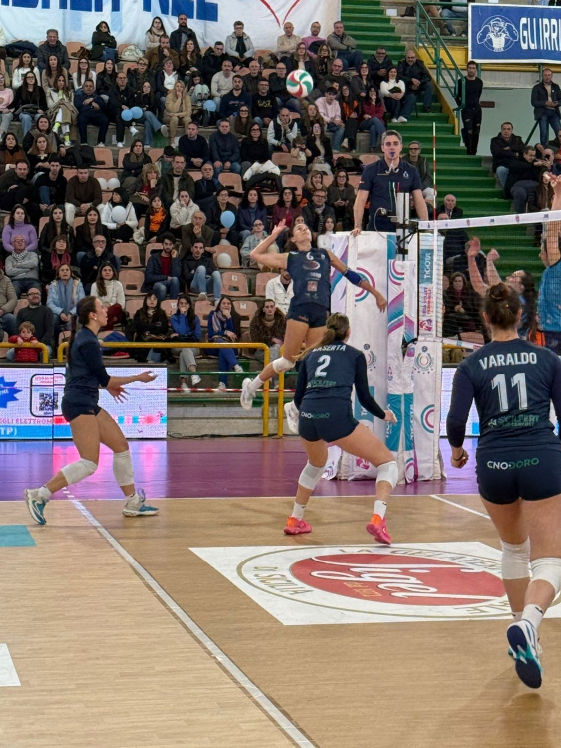 https://www.tp24.it/immagini_articoli/05-04-2026/1775373991-0-missione-compiuta-la-sigel-seap-marsala-volley-brinda-alla-serie-a2.jpg