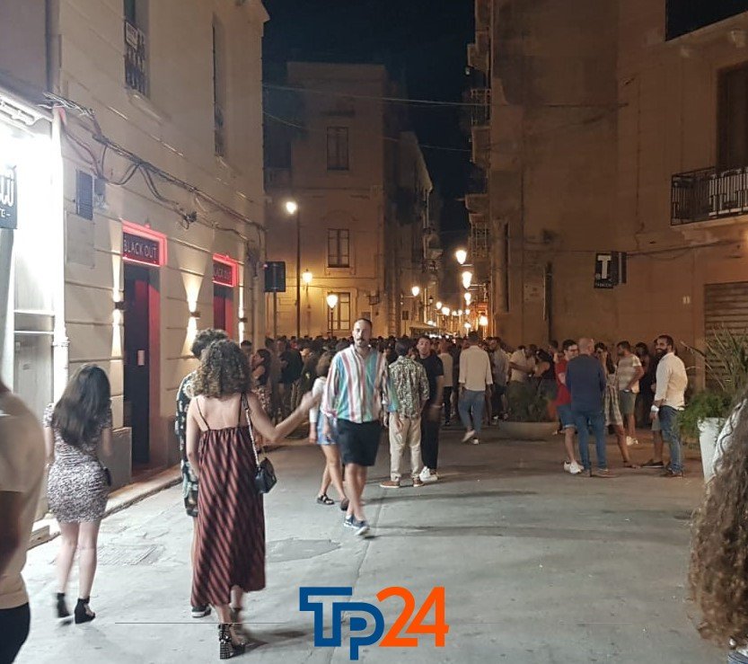 https://www.tp24.it/immagini_articoli/05-07-2026/1783252913-0-trapani-giovani-aggrediti-nel-centro-storico-mentre-visitano-la-citta-lo-sfogo-di-una-madre.jpg